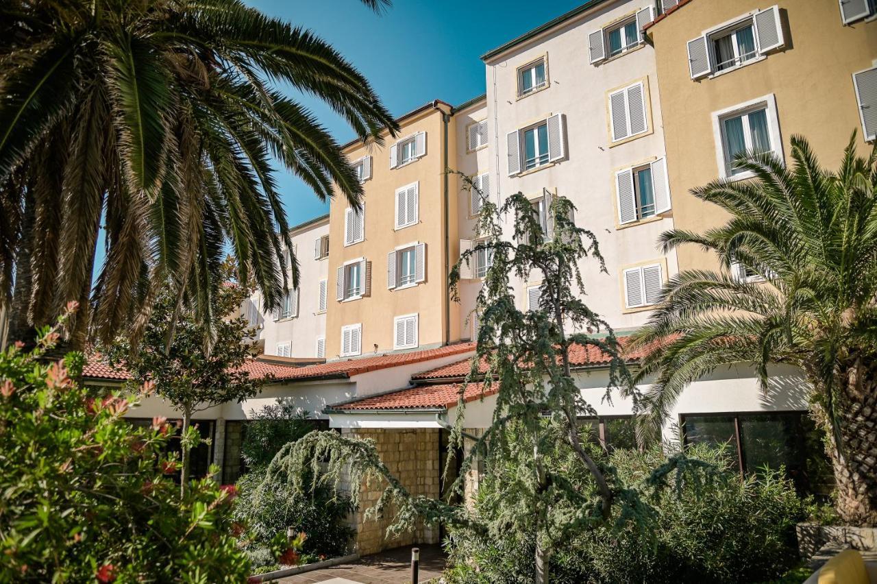 Hotel International Rab Town Bagian luar foto