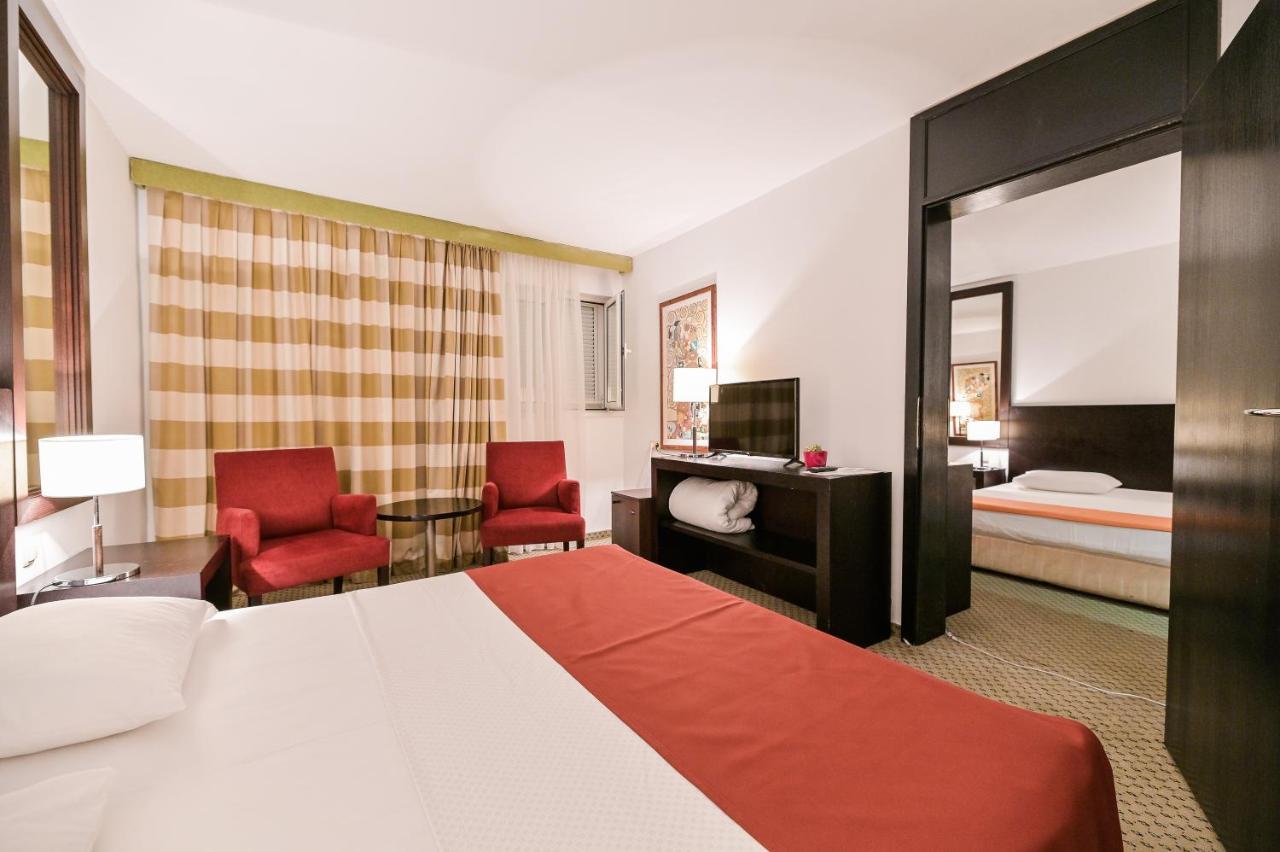 Hotel International Rab Town Bagian luar foto