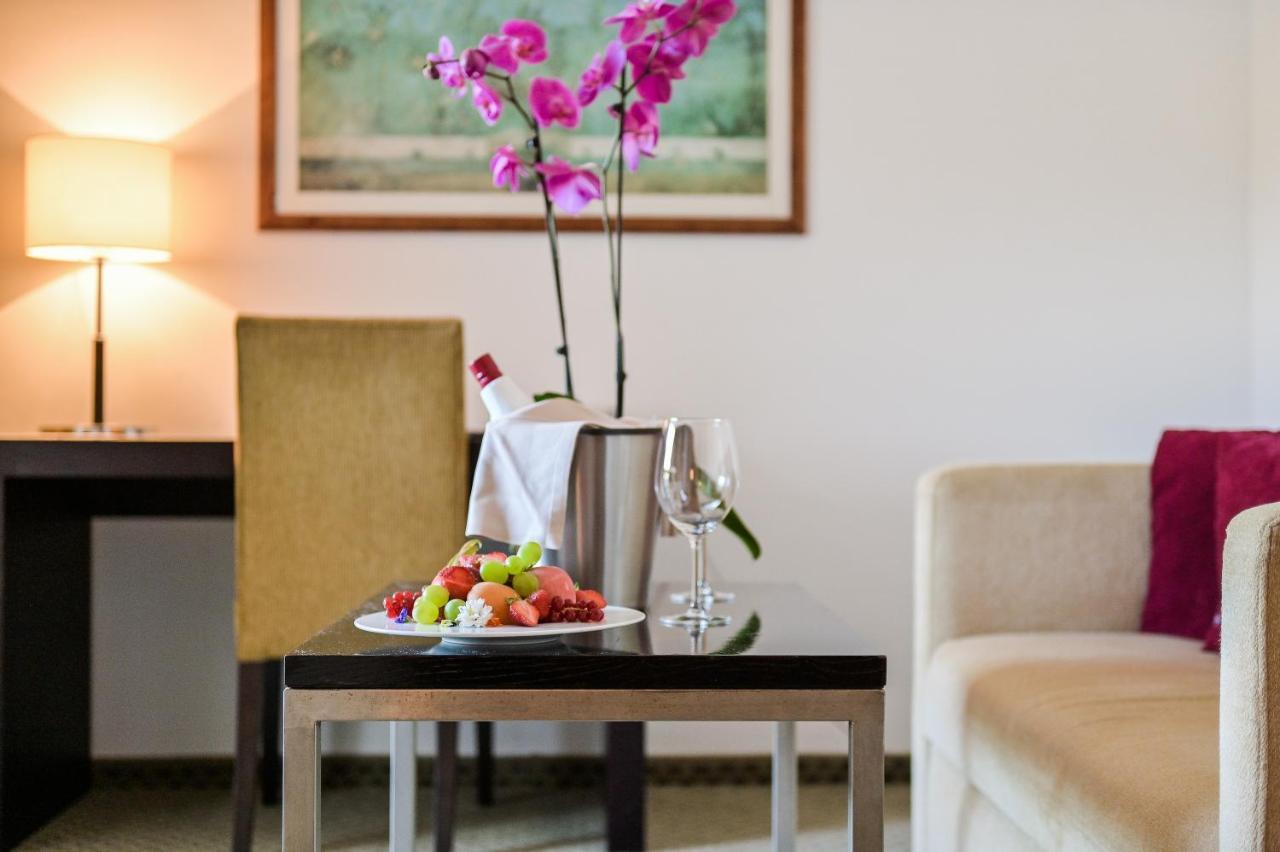 Hotel International Rab Town Bagian luar foto